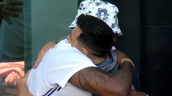 El abrazo entre Lionel Messi