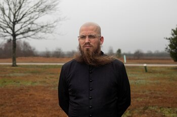 El Reverendo Jeff Hood, quien acompañó a Smith, relató sus últimos momentos y su intento por consolar a presentes y familiares, indicando que Smith se refirió a la ejecución como su "fecha de liberación". (REUTERS/Micah Green)