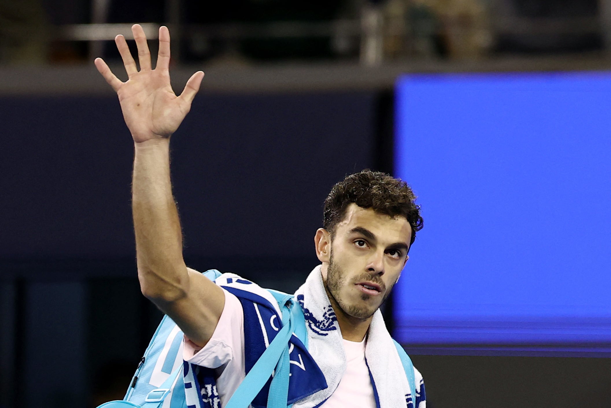 Francisco Cerúndolo cayó ante el ruso Daniil Medvedev por 7-6(4) y 6-3 por los cuartos de final del ATP 500 de Beijing (Crédito: REUTERS/Tingshu Wang)