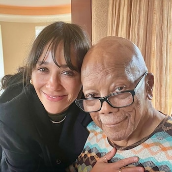 Rashida Jones y Quincy Jones