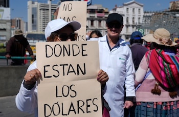 Una trabajadora de una farmacia