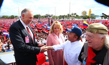 Ralph Drollinger junto a Daniel