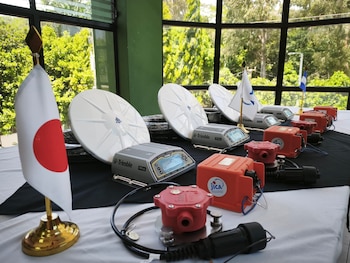 La Universidad de El Salvador recibió tecnología avanzada para monitorear placas tectónicas y fortalecer la investigación científica sobre sismos en El Salvador. (Foto Infobae Centroamérica/A. Parada)