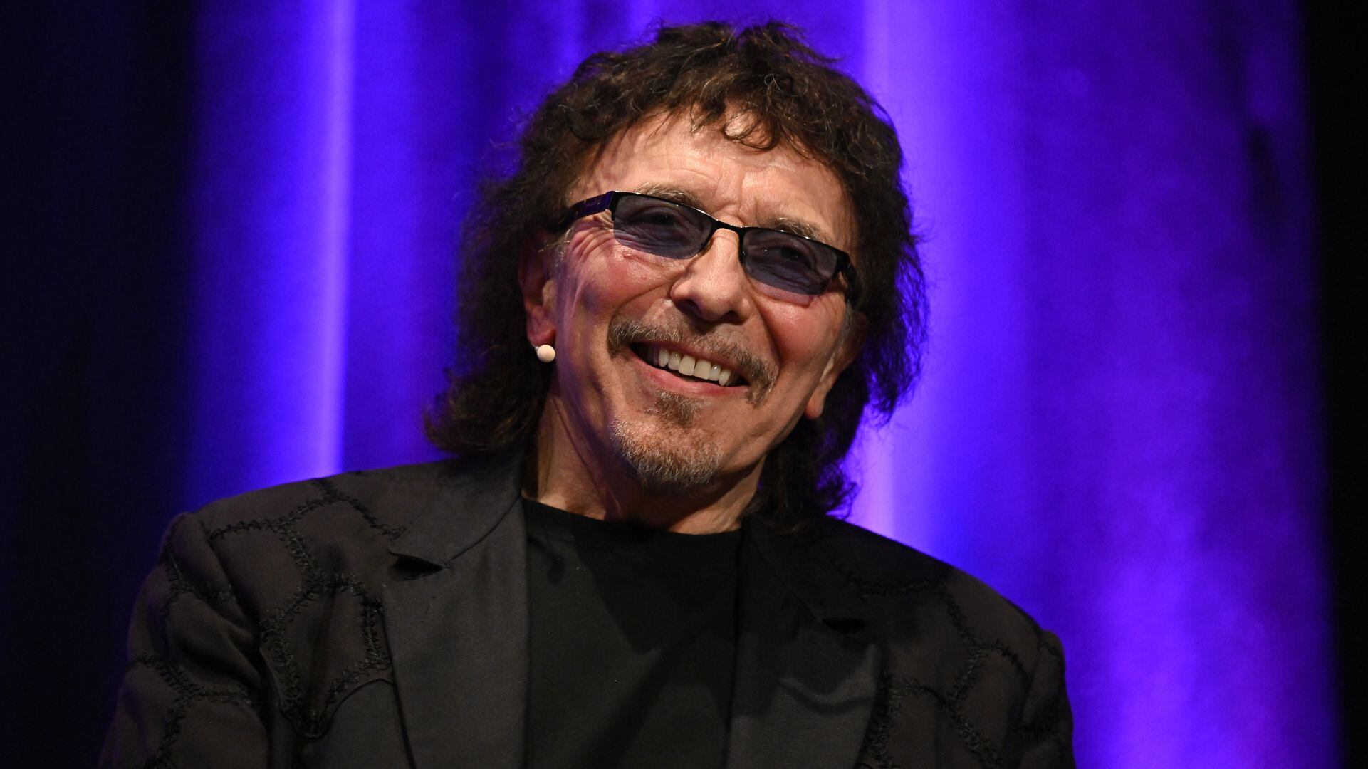 El manejo de riffs pesados y oscuros por parte de Iommi estableció un estilo único que inspira a músicos de todo el mundo (Paul ELLIS/AFP)