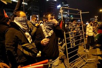 Manifestantes propalestinos se reúnen cerca