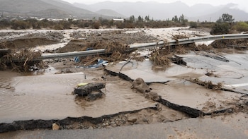 Aumentan a trece los muertos por las lluvias torrenciales e inundaciones en Chile