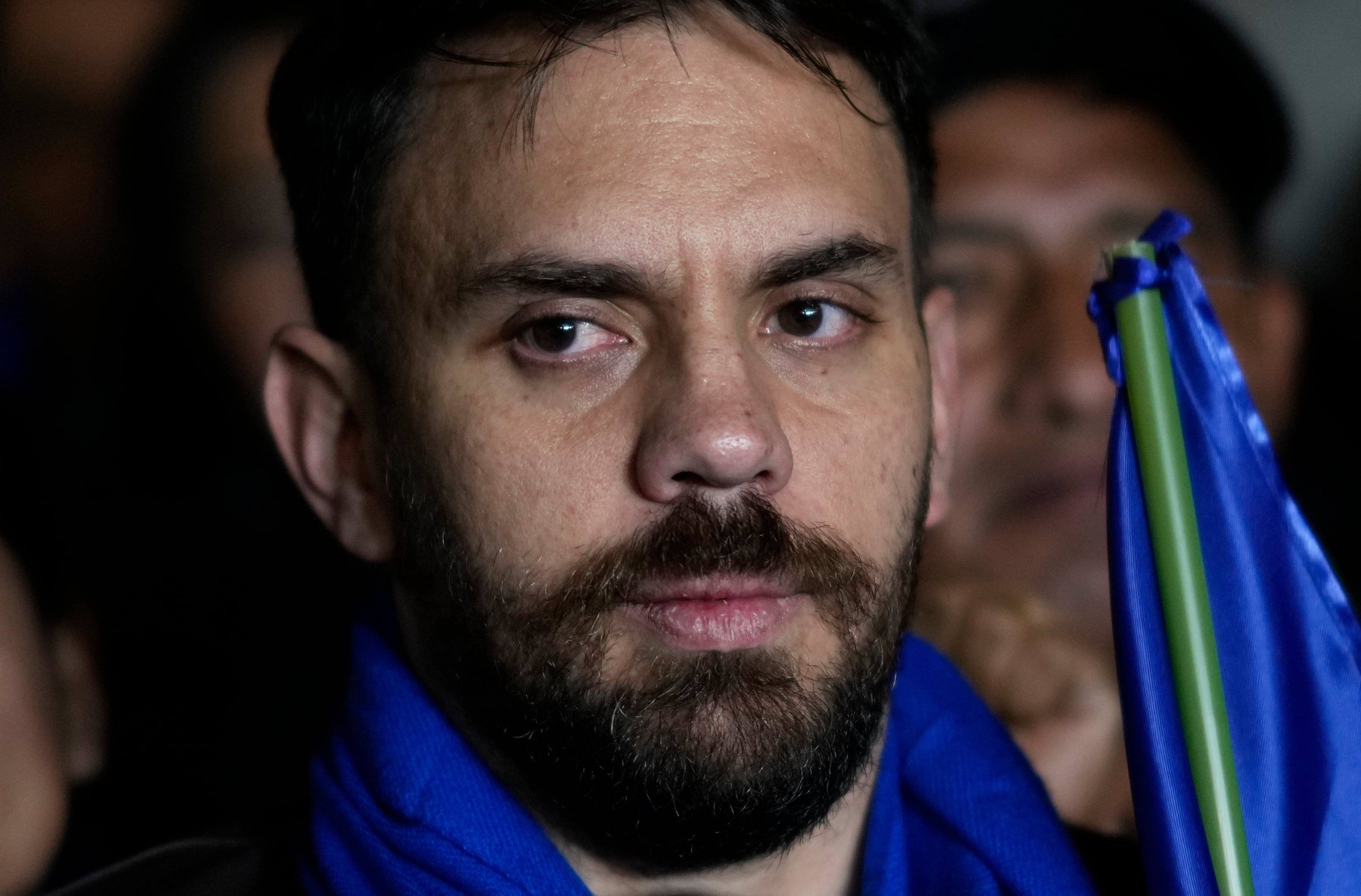 ARCHIVO - Eduardo Del Castillo observa tras ser anunciado como candidato presidencial por el partido oficial Movimiento al Socialismo (MAS) en La Paz, Bolivia, el 16 de mayo de 2025 (Foto AP/Juan Karita, archivo)