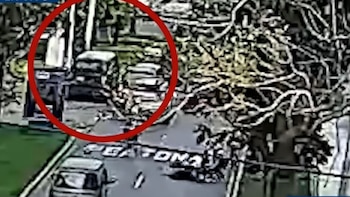 Colectivero desata persecución en Jesús