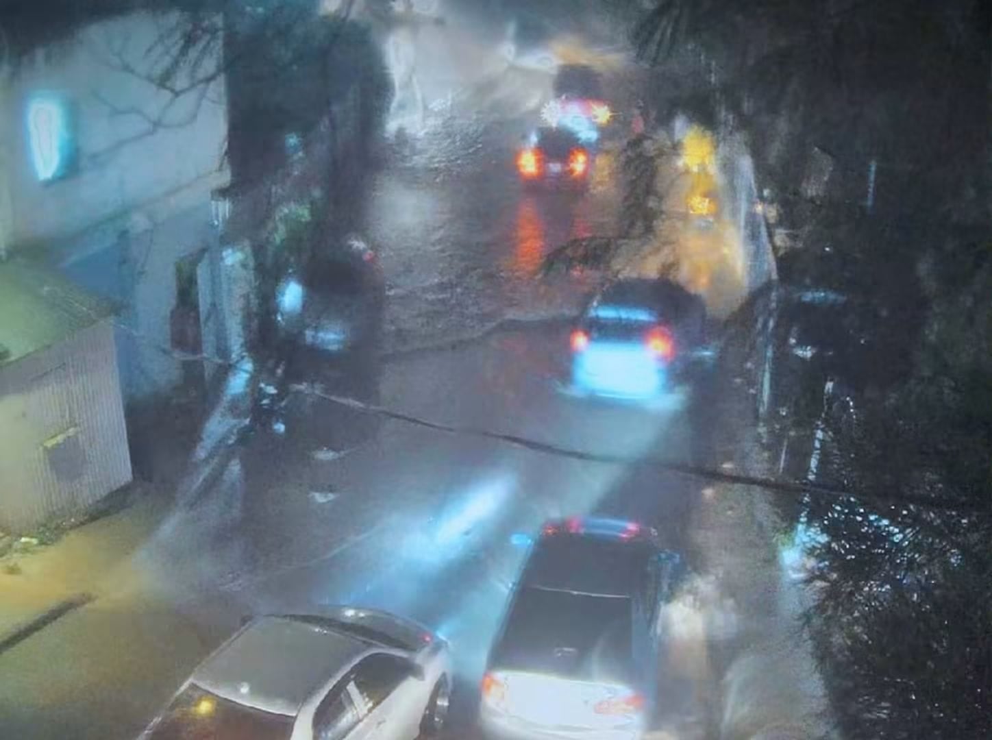 Las incidencias en Tegucigalpa incluyeron la caída de un árbol en La Joya, un socavón en Residencial Honduras y un deslizamiento en la salida al sur.