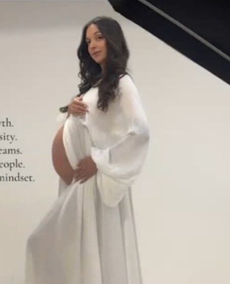 Claudio Pizarro sorprende: tiene un bebé de siete meses con su novia peruana, Helen Ballón. Infobae Perú / Captura TV - Magaly TV La Firme