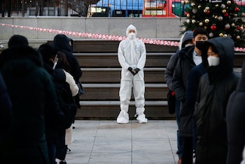 Un soldado surcoreano con un