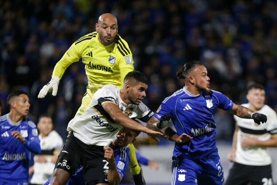 La resolución 037 de 2026 mantiene la suspensión y multa a Novoa, subrayando la prioridad de proteger la integridad física de los futbolistas en Colombia-crédito Cristian Bayona/Colprensa