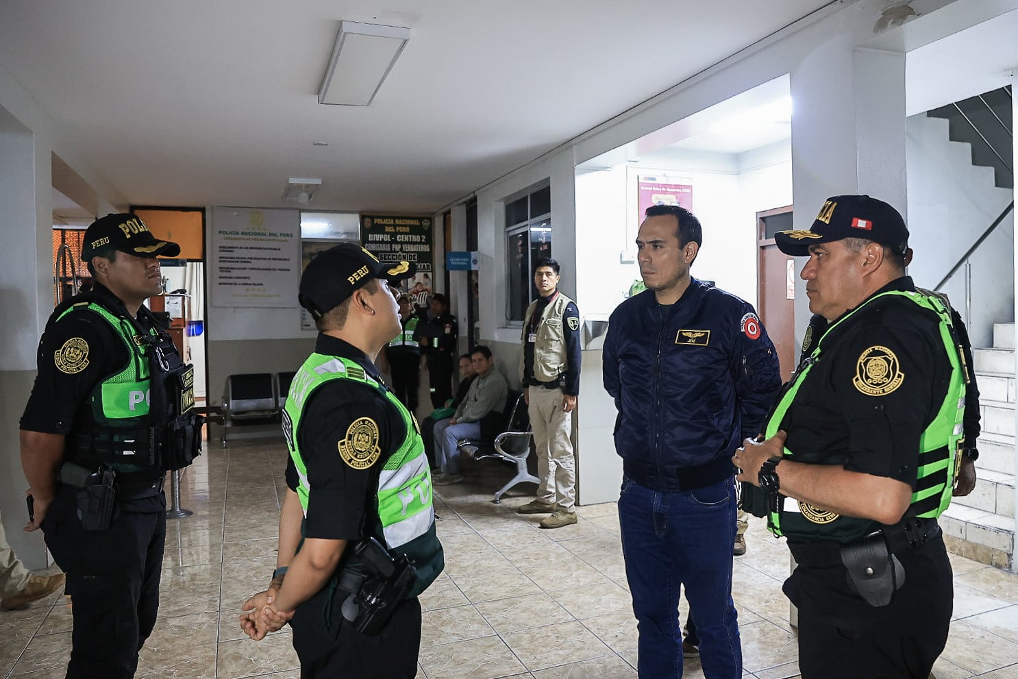 Presidente José Jerí supervisó el trabajo de comisarías durante operativos de control territorial