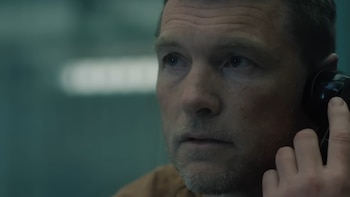 Sam Worthington escapa de prisión en ‘Te encontraré’, la serie basada en la novela de Harlan Coben