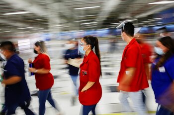 Más del 75% de mexicanos y mexicanas cuenta con el esquema completo de vacunación (Foto: REUTERS/Jose Luis Gonzalez)