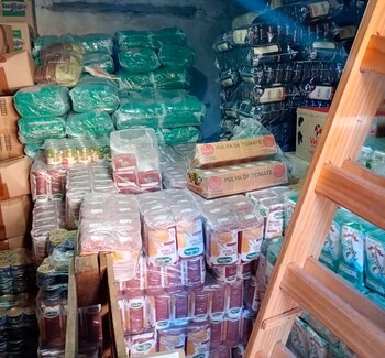 Parte de los alimentos vencidos