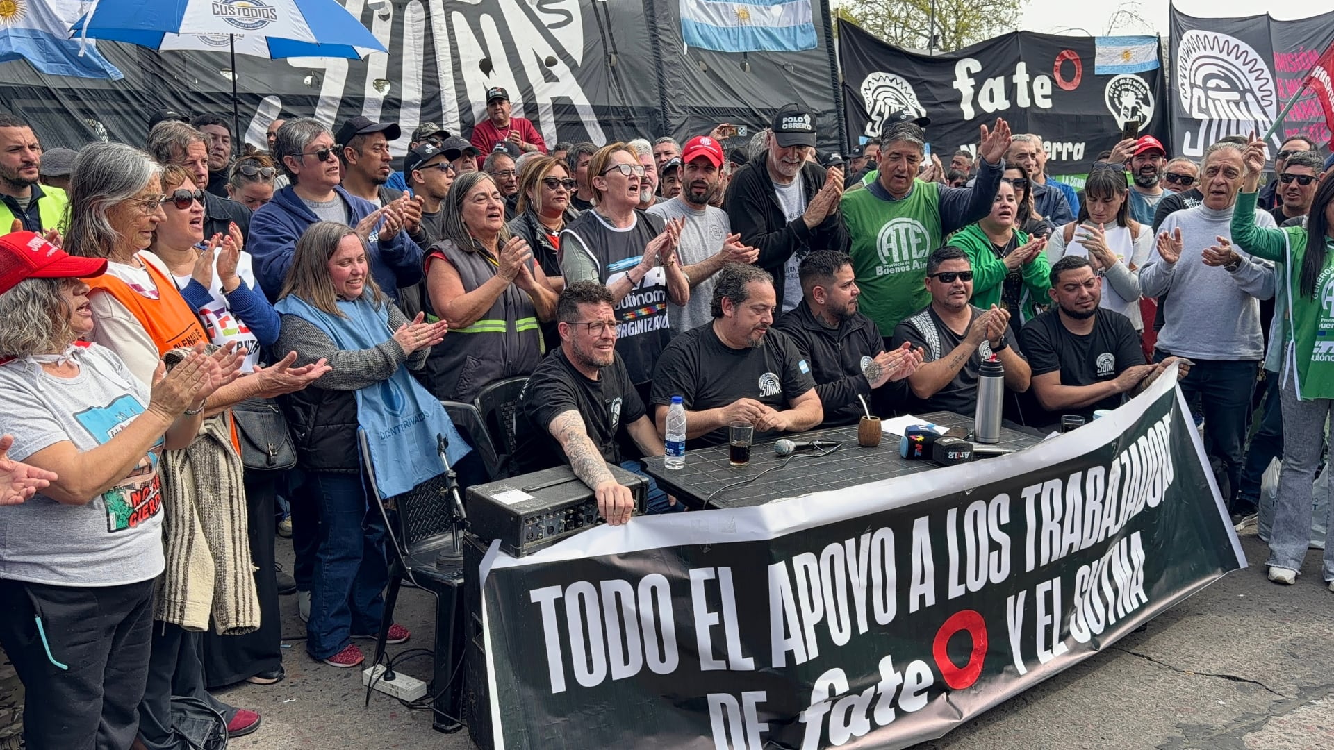 Los trabajadores despedidos de FATE participarán de la Marcha de la Bronca