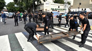 Marcha en el Congreso Jubilados y paro - 9 de abril