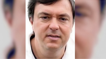Primer plano del rostro de Héctor Mario Ferreira Domingues, un hombre de mediana edad con cabello oscuro, mirando directamente a la cámara