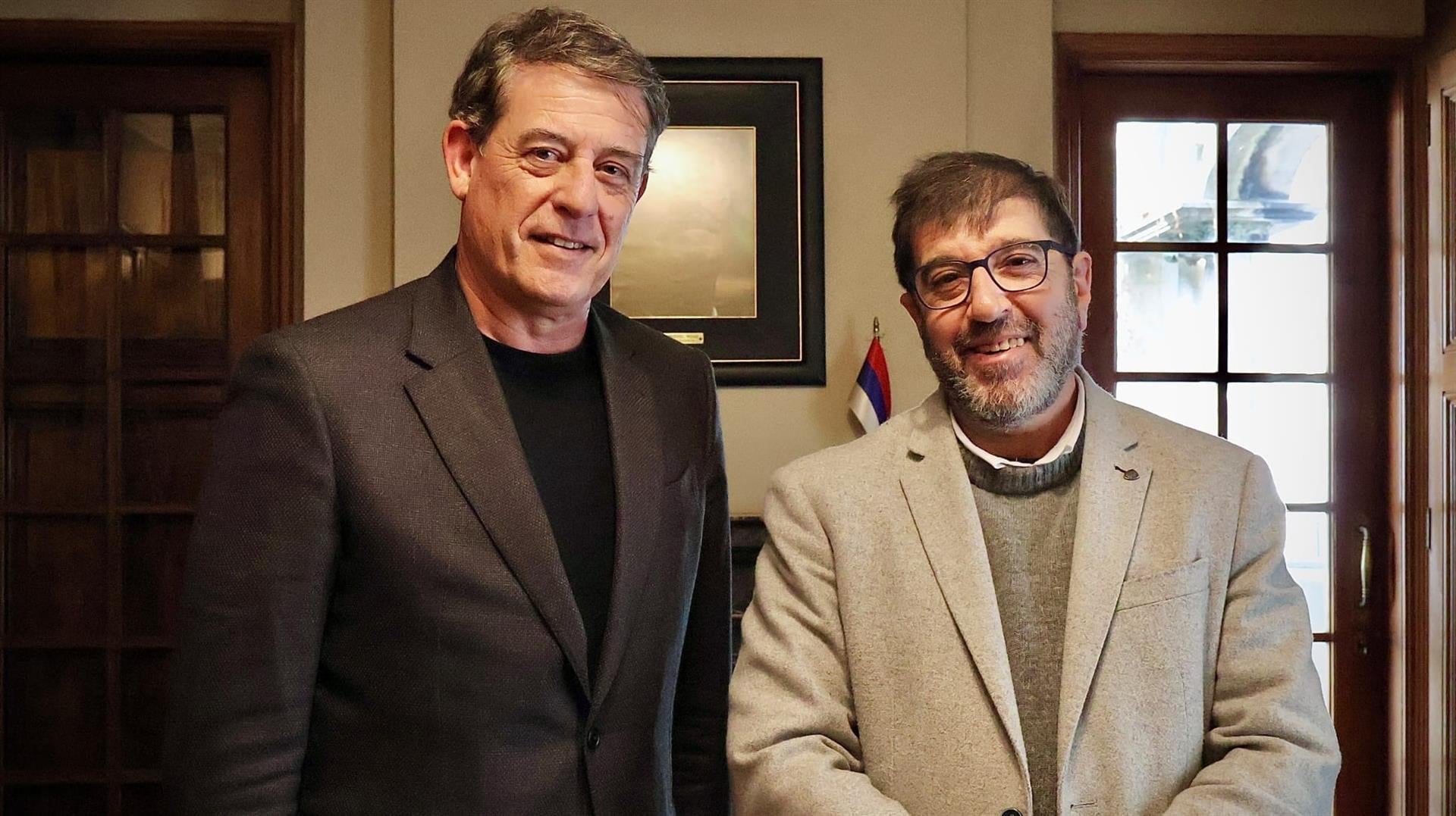 Besteiro refuerza en Uruguay vínculos con fuerzas políticas de izquierdas y reivindica la 'Ley de Nietos'