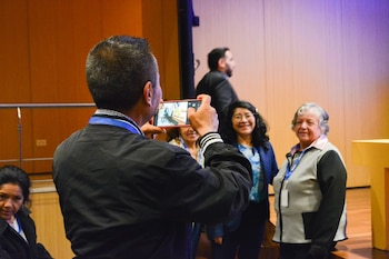Durante la ceremonia, los graduados