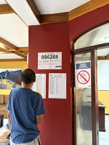 Compromiso cívico y organización destacan en el proceso electoral impulsado por la Embajada de Perú en El Salvador este año (Foto cortesía Embajada de Perú)