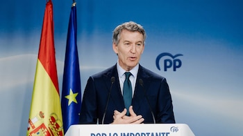 Feijóo critica la "incontinencia sexual" de Ábalos e "incontinencia verbal" de Puente y promete otra política si gana