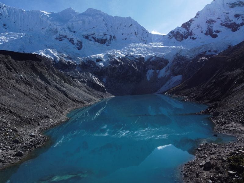Vista de la laguna Palcacocha, en Huaraz, Perú. 27 de mayo de 2025. REUTERS/Ángela Ponce