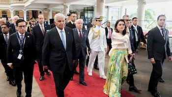 Mulino reúne a mandatarios y pide defender la democracia con integración regional en Panamá