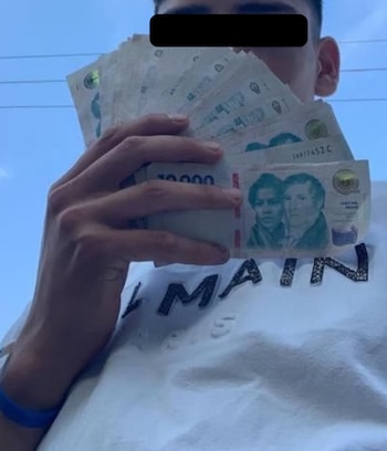 Una de las fotos que publicó el joven que robaba motos (@Hechosanderecho)