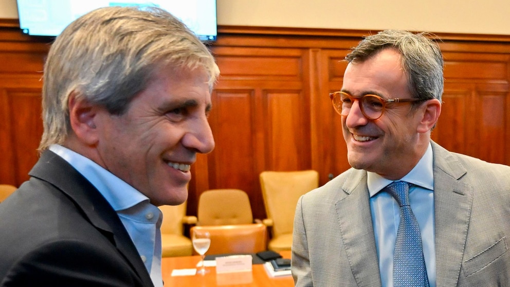 Caputo se reúne con la UIA para impulsar competitividad industrial y reforma laboral