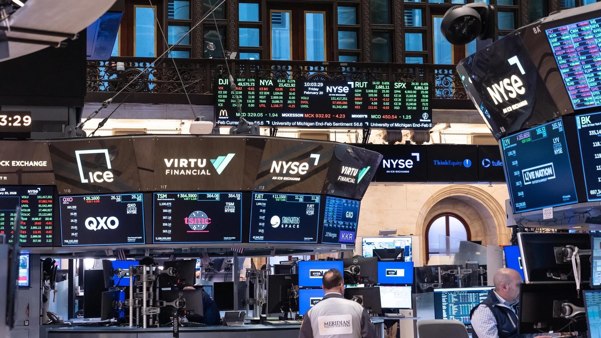 Wall Street rompe otra barrera: récords en el S&P 500 y el Dow Jones por utilidades y petróleo más barato