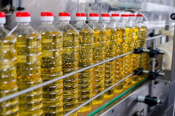 Aceite de girasol en producción