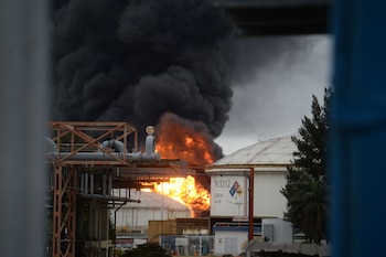 Un incendio en la refinería