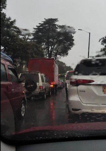 Las lluvias provocaron varios trancones