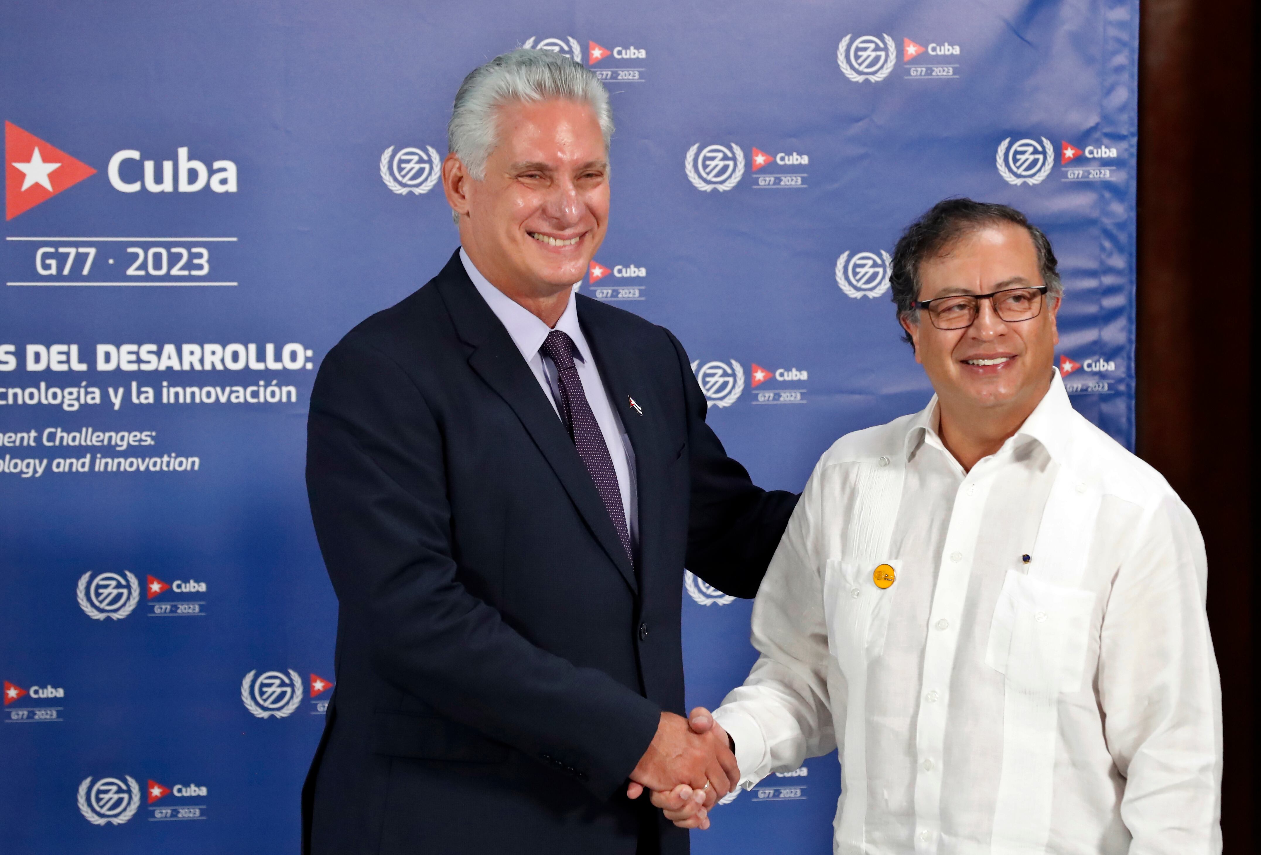 El posible viaje de Gustavo Petro a Cuba para su encuentro con Miguel Díaz-Canel generó una nueva controversia política al ser comparado con su sucesor en el poder - crédit Ernesto Mastrascusa/EFE