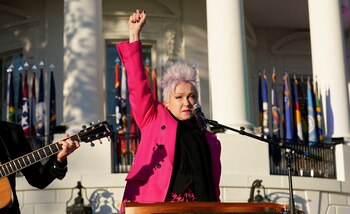 Más allá de la música,