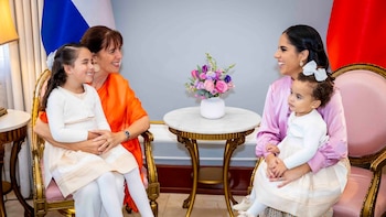 Gabriela de Bukele y María