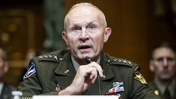 El exjefe del Estado Mayor del Ejército de EEUU reclama "líderes valientes y con carácter" tras dejar el cargo