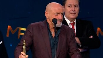 Gustavo Sofovich con la estatuilla