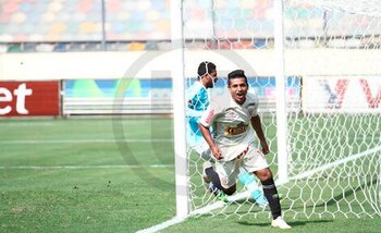 Arón Torres en las divisiones