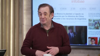 Alejandro Awada recordó el percance que sufrió en su debut en teatro: “Tuve quemaduras de tercer grado”