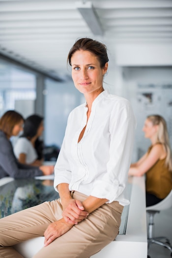 Una camisa blanca o de