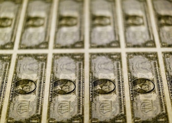 El dólar abrió a $3.298 en Colombia tras el incremento de la tasa de interés del Banco de la República al 12,25% - crédito Gary Cameron/Reuters