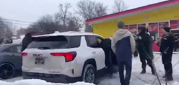 Habitantes locales increparon a los