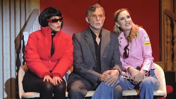 Humberto Zurita, Chantal Andere (izquierda) y Stephanie Salas (derecha)