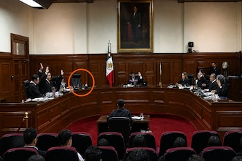 Lenia Batres acompañó a Brugada y dejó vacío su lugar en la Suprema Corte.