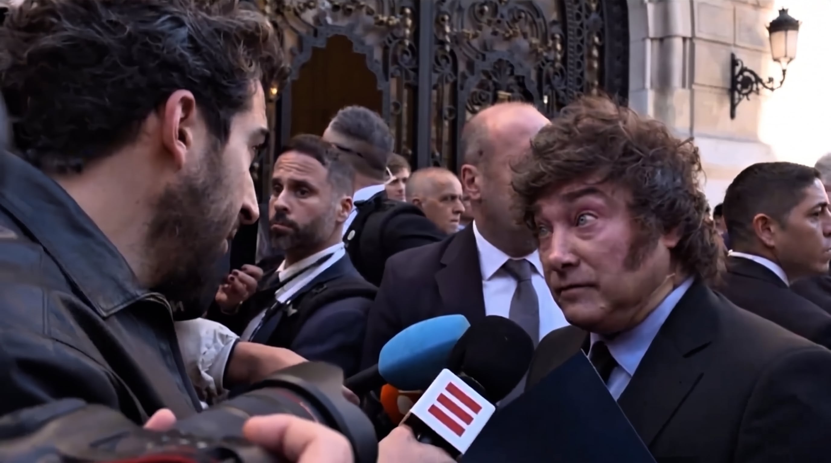 Javier Milei discutió con otro periodista por la frase “no llegar a fin de mes”: “No puedo respetar tu cerebro”