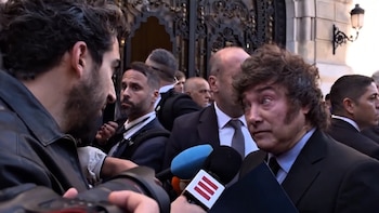 Javier Milei discutió con otro periodista por la frase “no llegar a fin de mes”: “No puedo respetar tu cerebro”