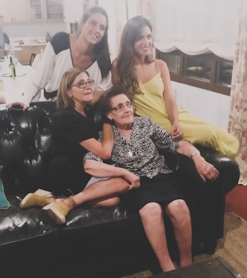 El carrusel de Sara Carbonero para felicitar a su hermana Irene (Instagram)